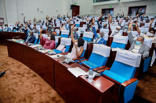  L’Assemblée nationale adopte 3 projets de loi en faveur de la démocratique et de la décentralisation